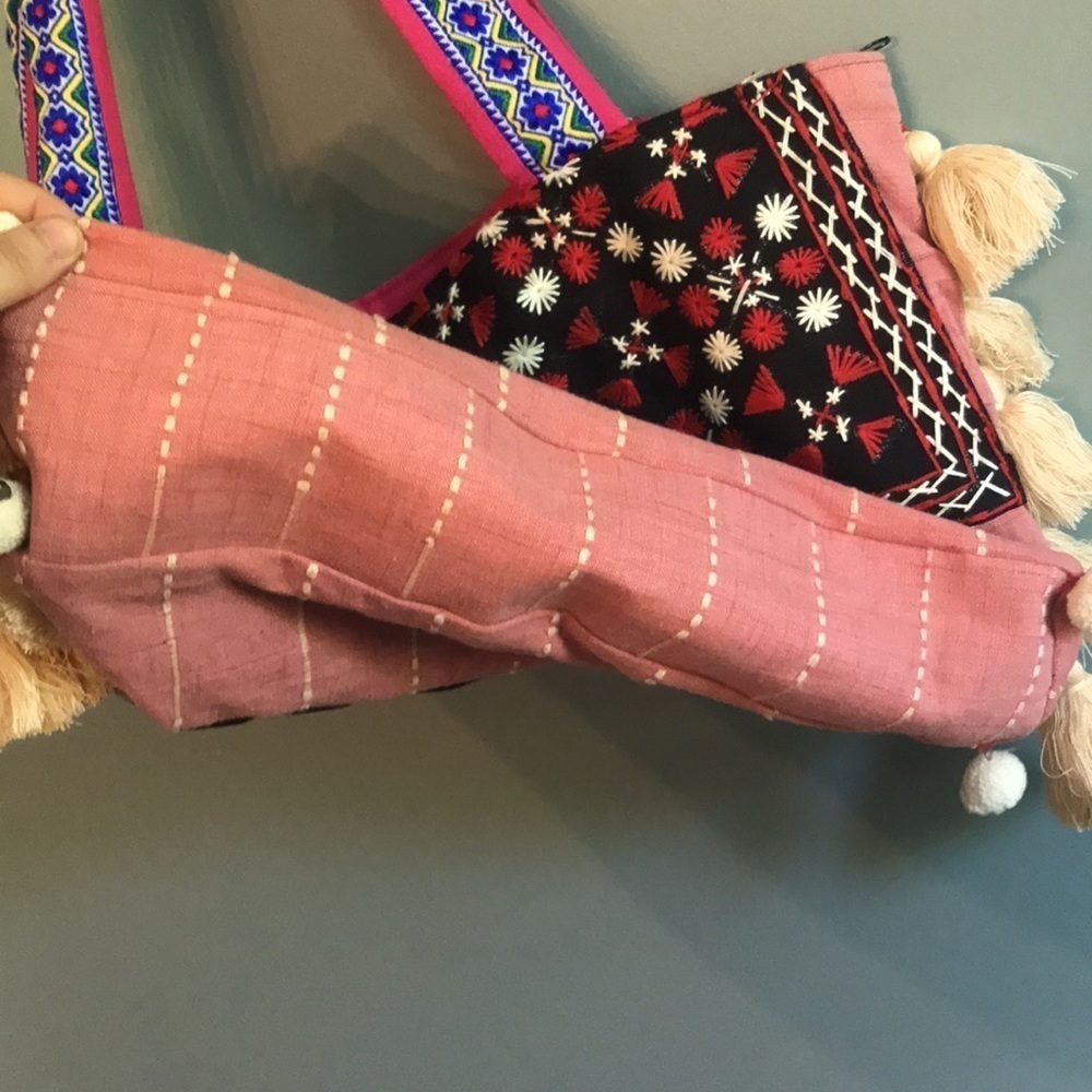 Small boho tote. Beaded shells, embroidery. Mixed media. Patchwork. Beach summer - Picture 8 of 11